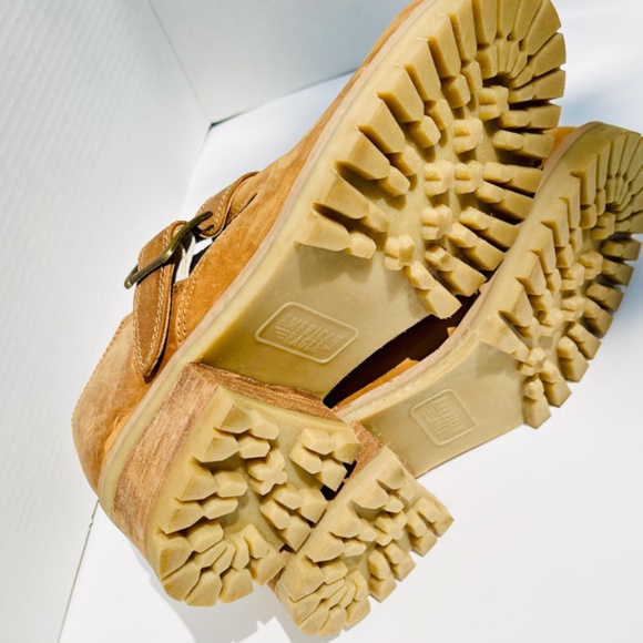 American Eagle Ankle Boot, Lug Sole- Light Brown Suede, Size 7.5, Brand New - Picture 2 of 5